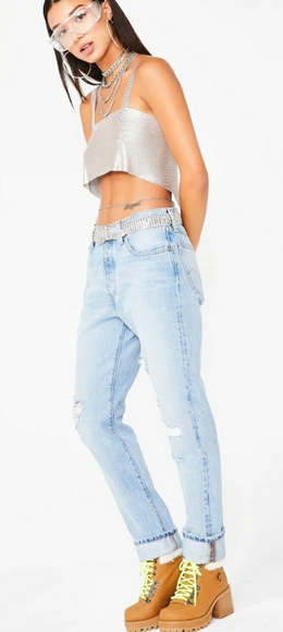 Levis Boyfriend Jeans In Lightwash Blue With Diatressing/Small Rips Size 32/14 - Picture 2 of 13